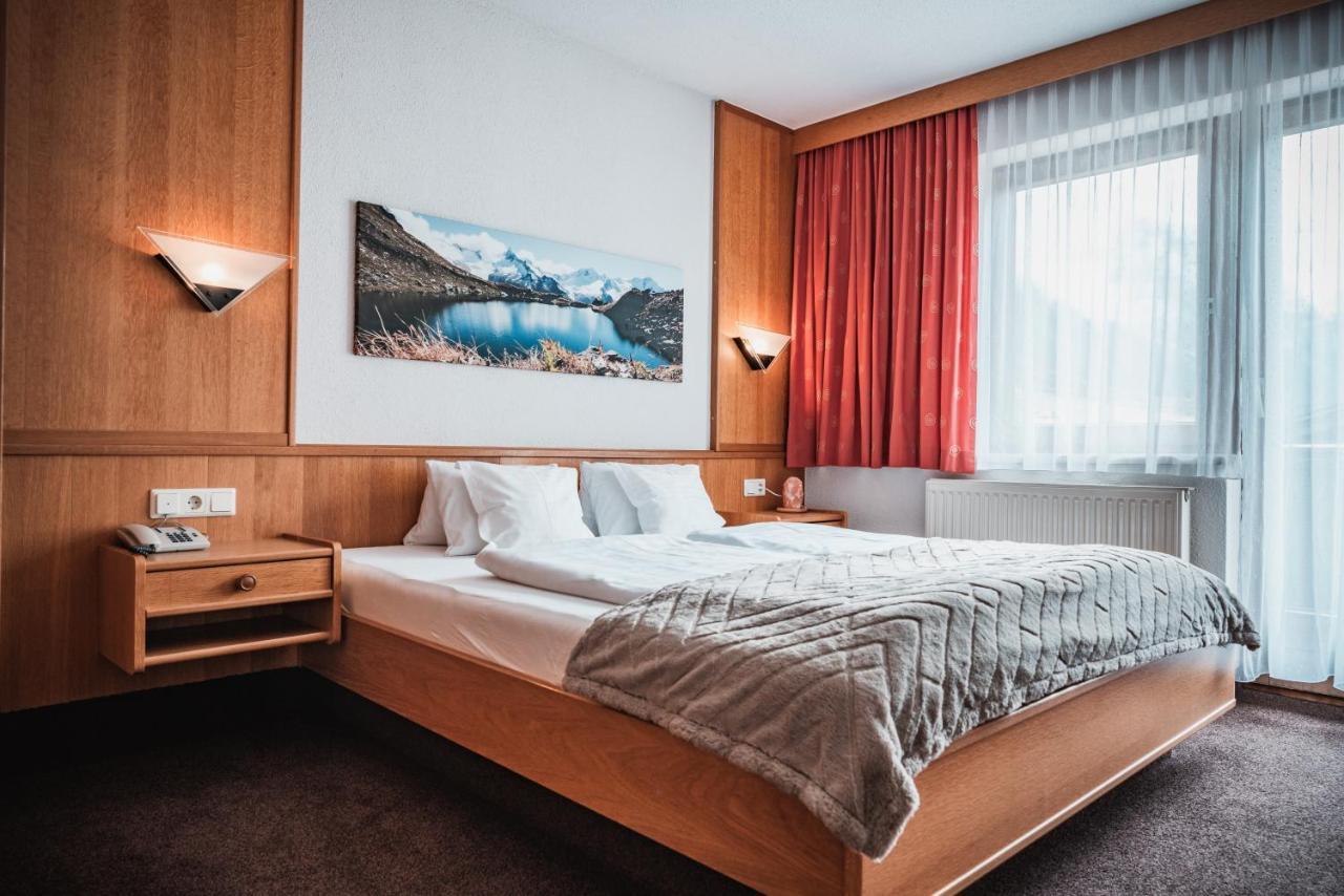 Hotel Garni Romantika Sankt Leonhard im Pitztal Eksteriør bilde