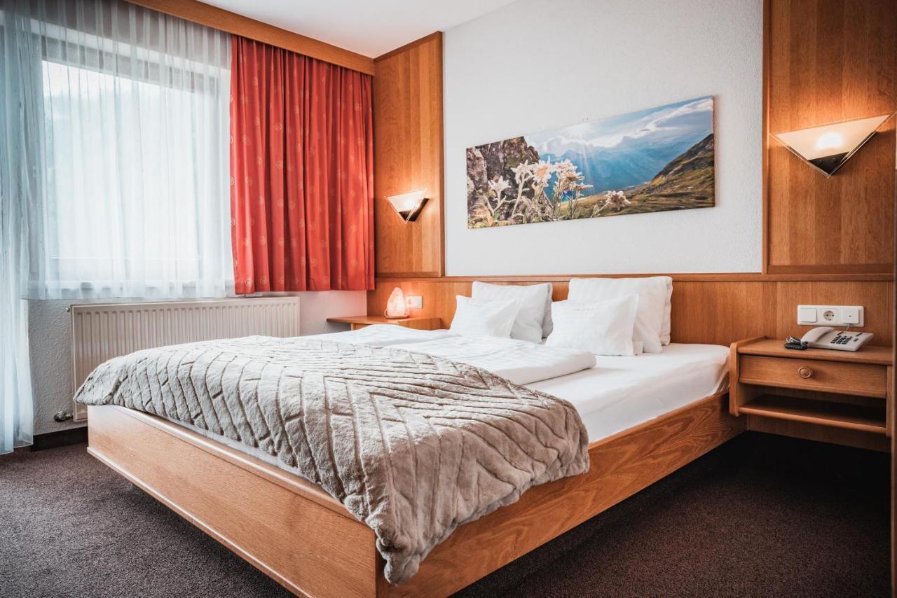Hotel Garni Romantika Sankt Leonhard im Pitztal Eksteriør bilde