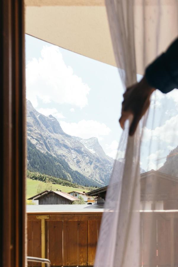 Hotel Garni Romantika Sankt Leonhard im Pitztal Eksteriør bilde