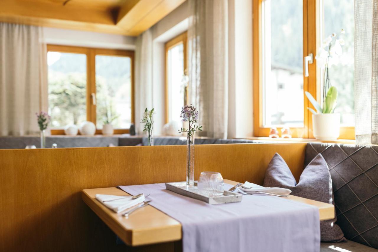 Hotel Garni Romantika Sankt Leonhard im Pitztal Eksteriør bilde