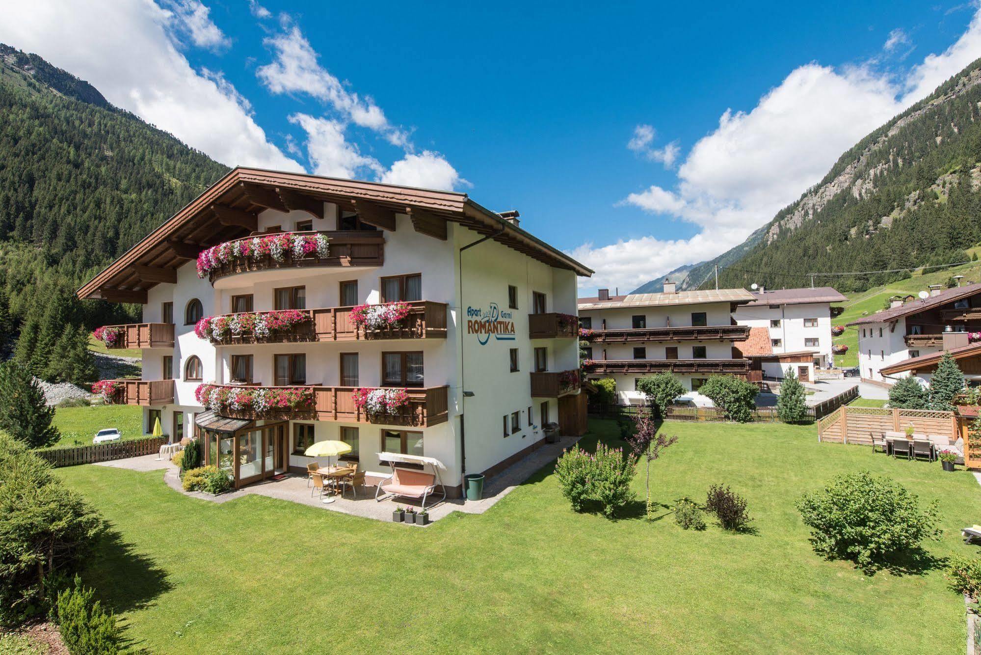 Hotel Garni Romantika Sankt Leonhard im Pitztal Eksteriør bilde
